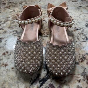 Elegant Rose Pearl Embellished slip on flat Dress Shoes for girl
